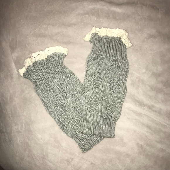 • one set of leg warmers• - Picture 4 of 5